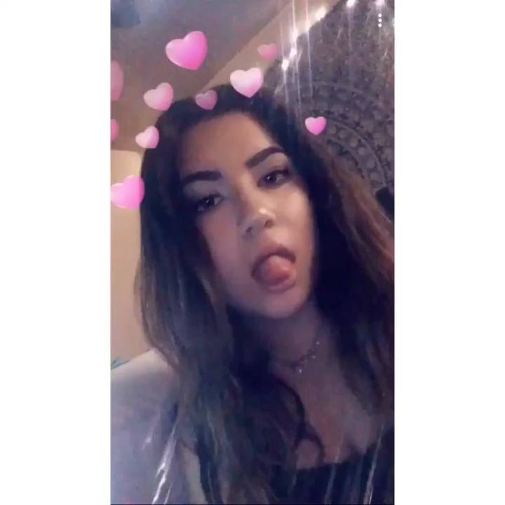 Meet your Posher, Ely